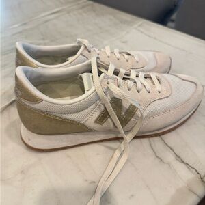 New balance 574 (rare) gold and cream 7.5